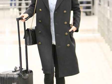 你的黑色外套还穿成路人甲 解锁这些心机搭法瞬间出彩