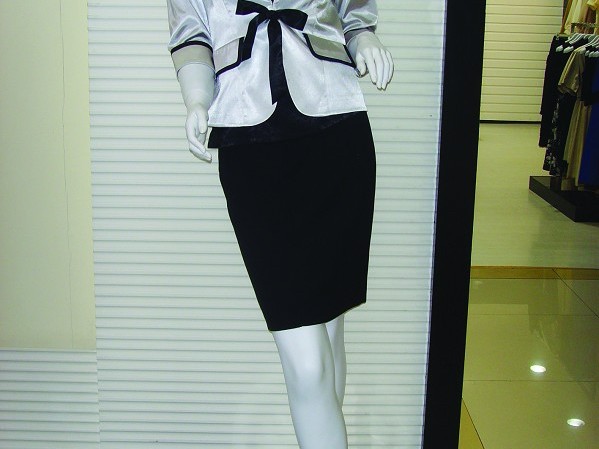 职场穿搭不翻车 揭秘OL风格的精髓与实用公式