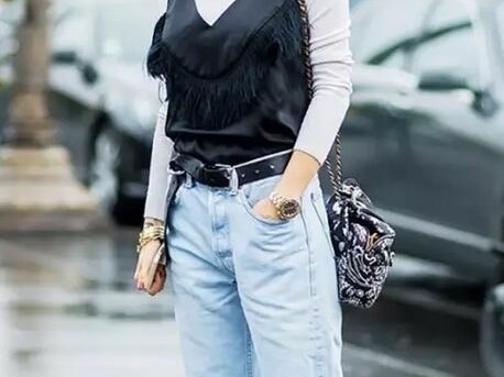 背带裙外套搭配全攻略 穿出你的季节感与场合范儿