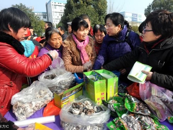 过年摆摊选品攻略：这些火爆商品让你赚足红包钱