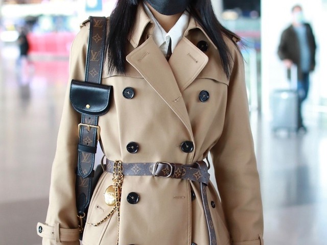 风衣搭配帽子指南 从贝雷帽到灯罩帽打造秋日氛围感