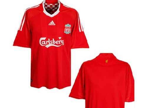 球衣配裤子告别运动感 时髦混搭术让你帅炸街