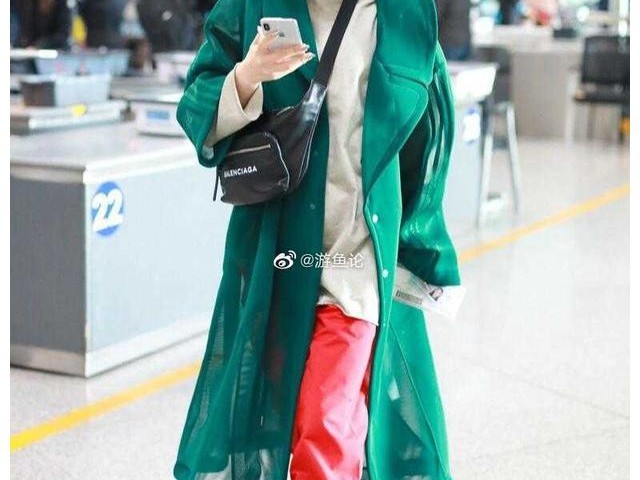 绿衣服配裤子真不难，记住这几个颜色公式时髦又高级