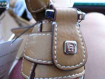 揭秘AIGNER 德式优雅与幸运马蹄的不解之缘