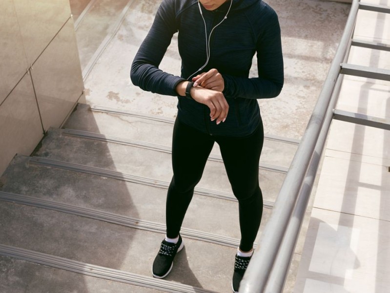 黑鞋配裤子颜色全攻略 穿对颜色时尚感翻倍