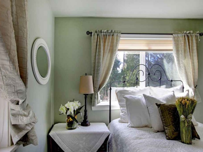 白色穿搭配色全攻略 這些顏色組合讓你的造型高級又時尚